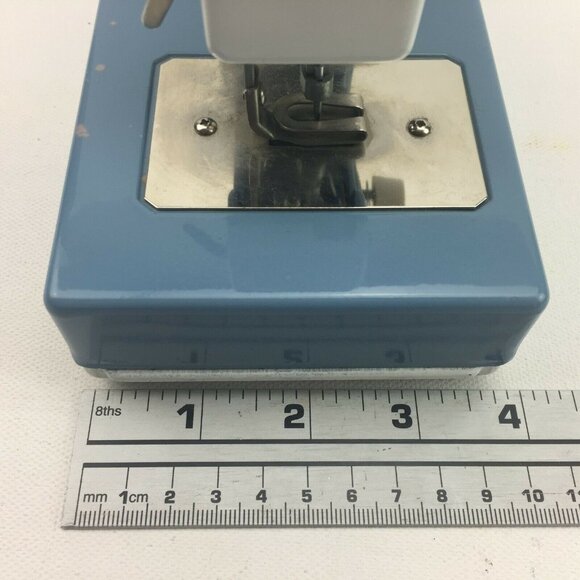 Vintage Miniature Toy Blue White Sewing Machine Hand Crank Battery Operated - Picture 11 of 12